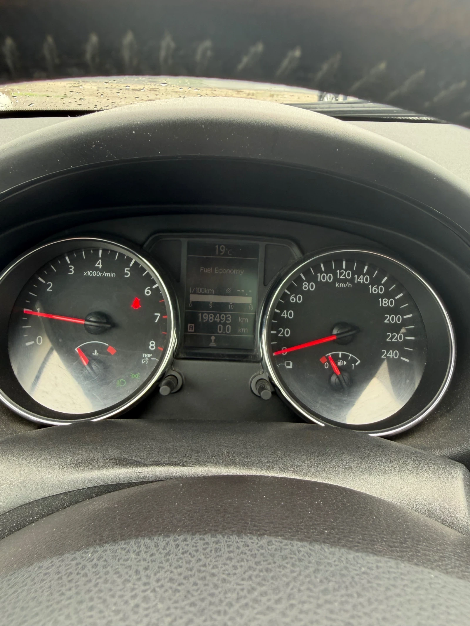 Nissan Qashqai 2.0 Бензин 4х4, снимка 8 - Автомобили и джипове - 54641237