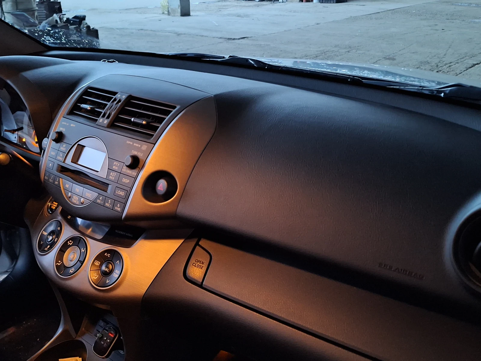 Toyota Rav4 2.2 D-CAT, снимка 14 - Автомобили и джипове - 54755263
