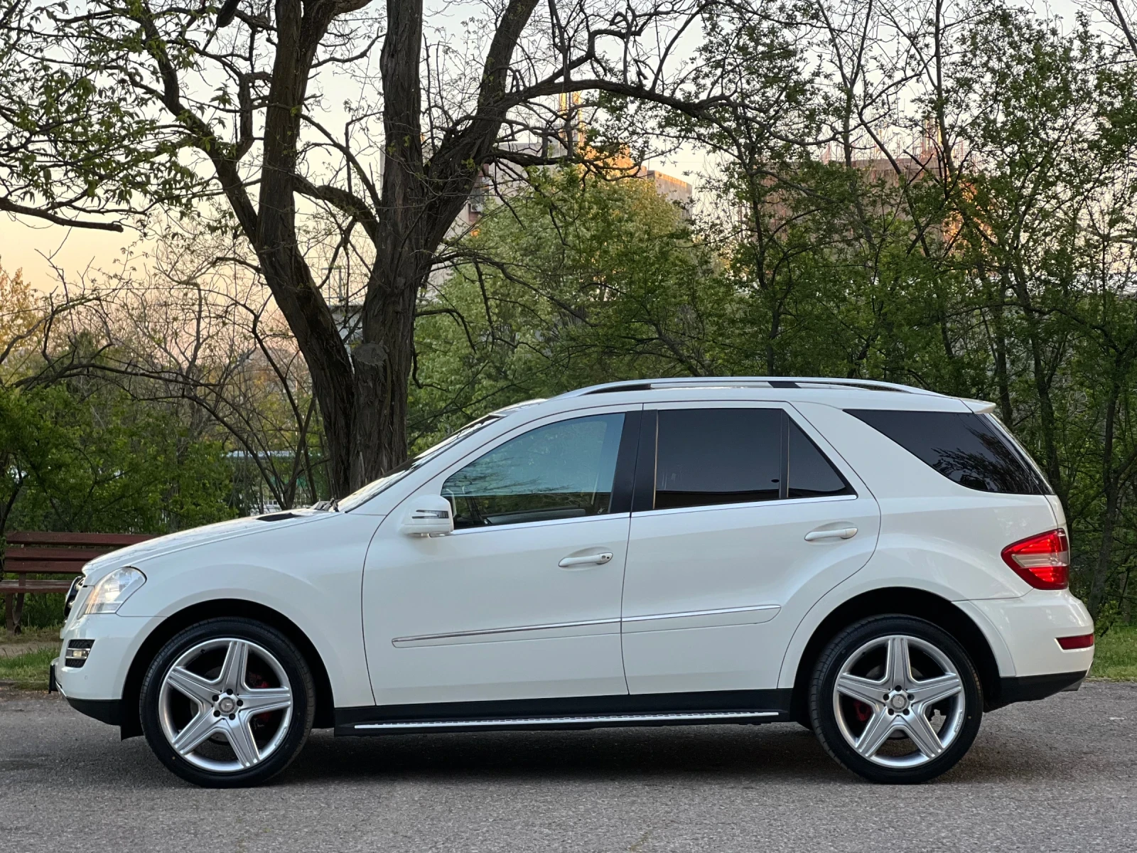 Mercedes-Benz ML 350 FACELIFT/2xTV/MEMORY/4MATIC, снимка 7 - Автомобили и джипове - 54870777