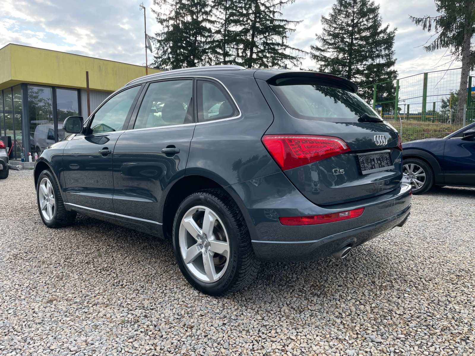 Audi Q5 /ВИДЕО КЪМ ОБЯВАТА, снимка 2 - Автомобили и джипове - 55235796