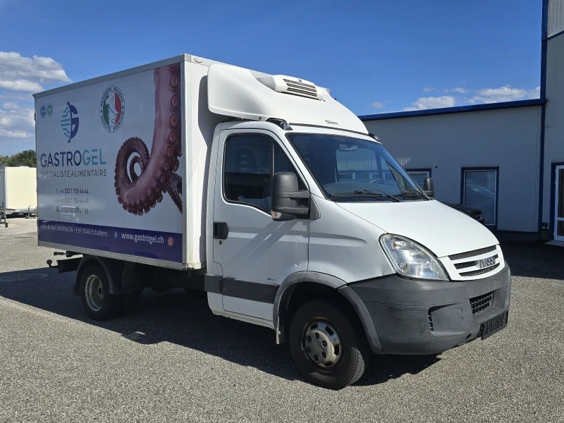 Iveco 35c15 Хладилен Швейцария , снимка 2 - Бусове и автобуси - 47366918