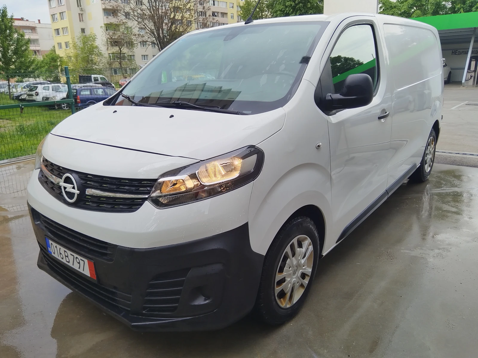 Opel Vivaro Навигация* CarPlay* Start stop* , снимка 3 - Бусове и автобуси - 54462408