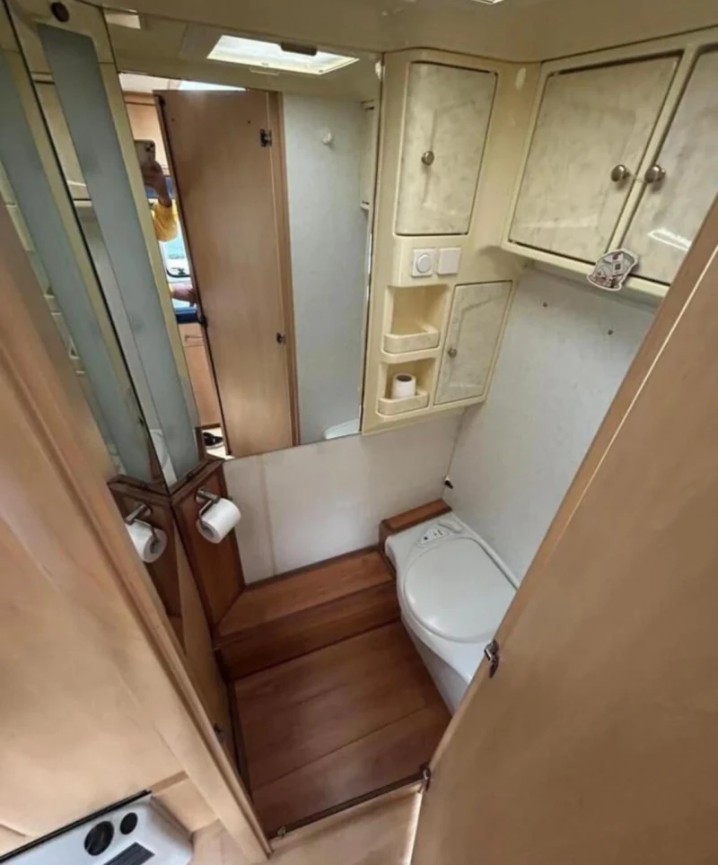 Каравана Hobby Exelent, снимка 8 - Каравани и кемпери - 52960413