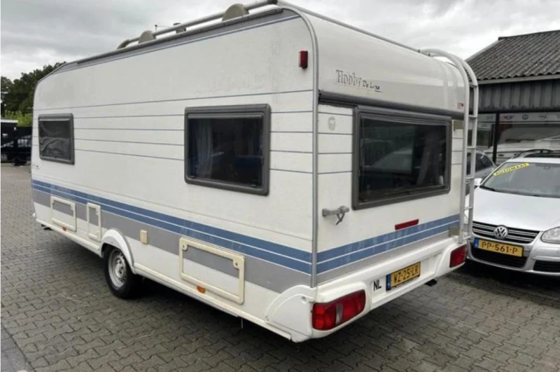 Каравана Hobby Exelent, снимка 4 - Каравани и кемпери - 52960413