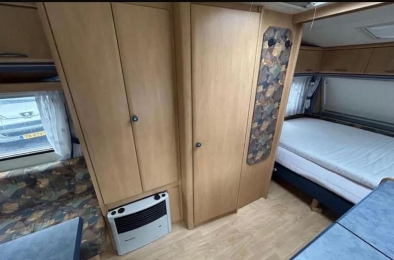 Каравана Hobby Exelent, снимка 9 - Каравани и кемпери - 52960413