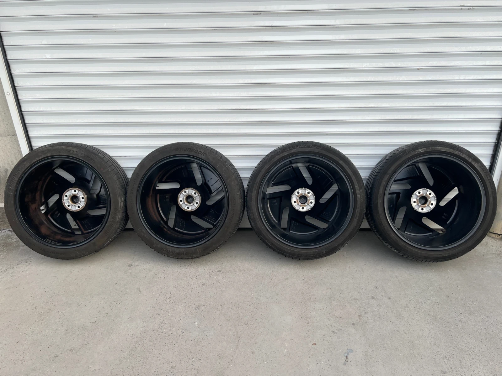 Гуми с джанти Pirelli 235/45R21, снимка 10 - Гуми и джанти - 56740871
