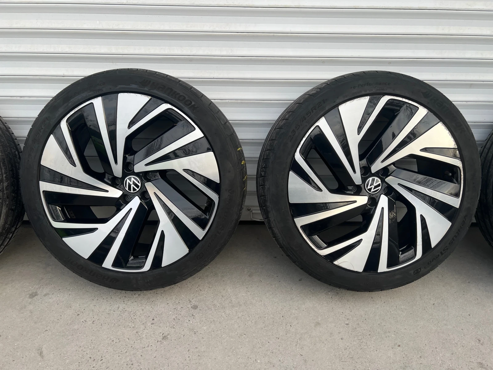 Гуми с джанти Pirelli 235/45R21, снимка 7 - Гуми и джанти - 56740871