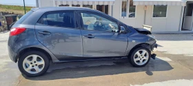 Mazda 2 1.3I 2броя, снимка 15