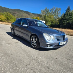 Mercedes-Benz E 320, снимка 2