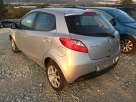 Mazda 2 1.4i 2броя - [3] 