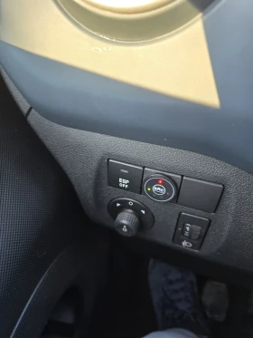 Peugeot Partner 1.6i газ панорама летни гуми теглич - 4500 € / 8801.24 лв. - 15838409 5