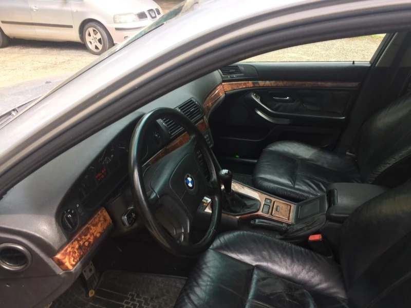 BMW 525 tds, снимка 3 - Автомобили и джипове - 47115414