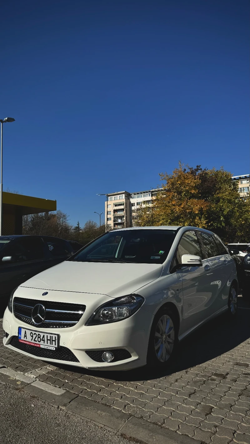 Mercedes-Benz B 180, снимка 1 - Автомобили и джипове - 47805699