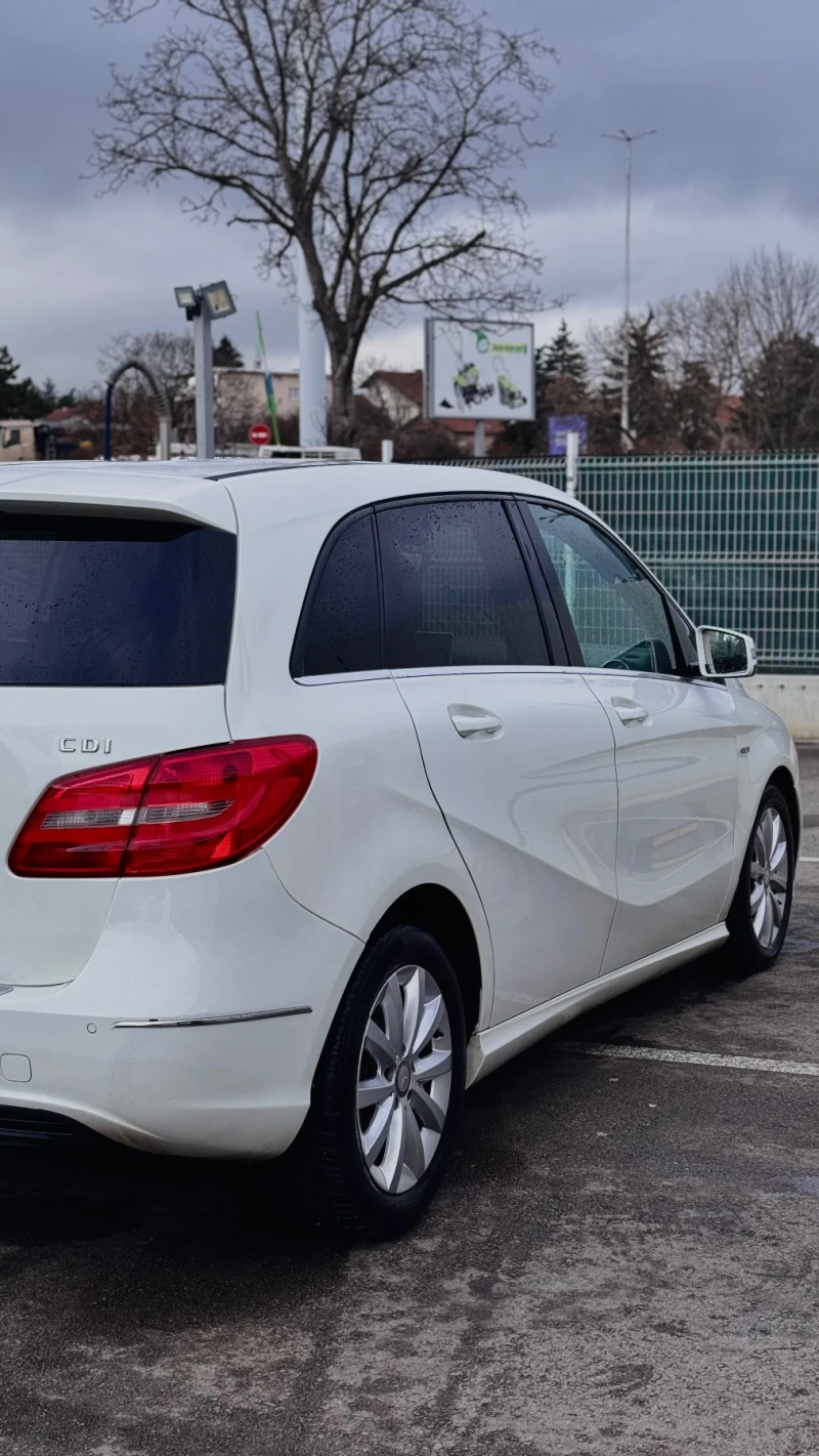 Mercedes-Benz B 180, снимка 5 - Автомобили и джипове - 47805699