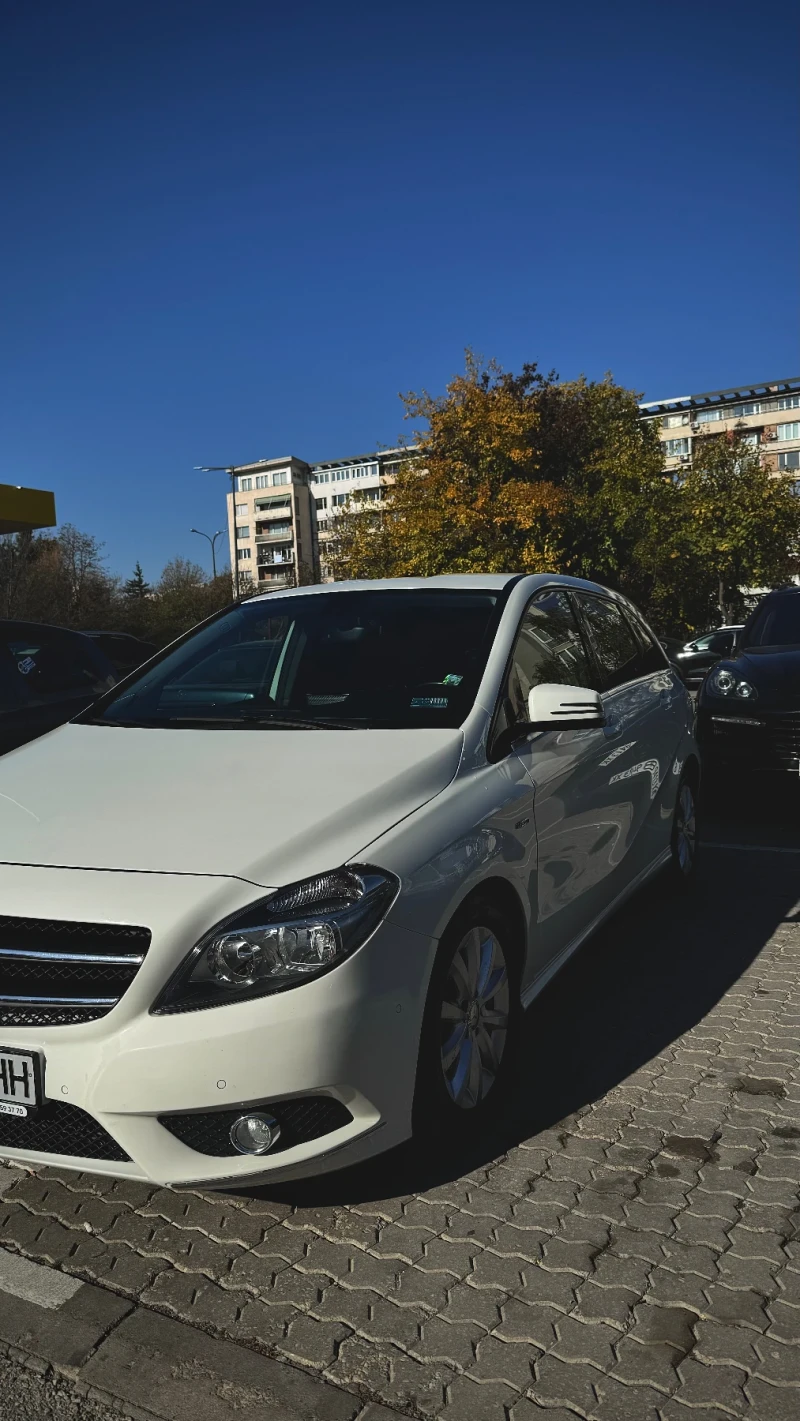 Mercedes-Benz B 180, снимка 2 - Автомобили и джипове - 47805699