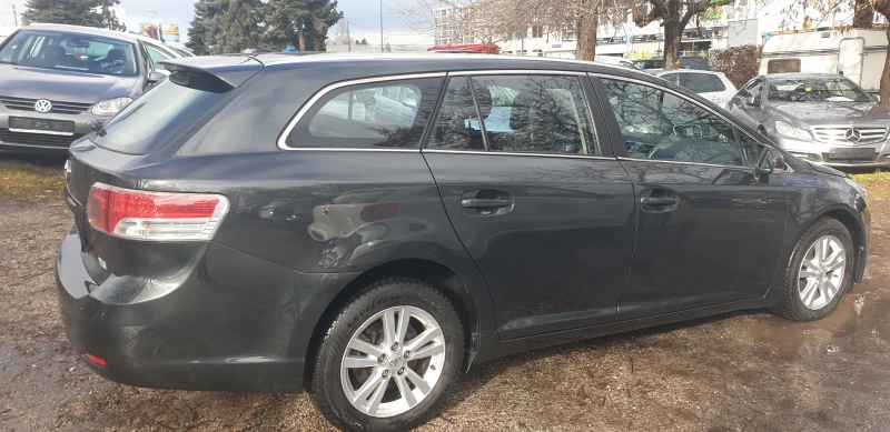 Toyota Avensis 2.0D-4D БЕЗ РЪЖДИ И ЗАБЕЛЕЖКИ , снимка 14 - Автомобили и джипове - 48282336