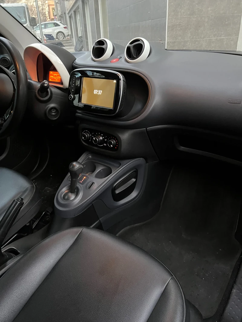 Smart Fortwo, снимка 3 - Автомобили и джипове - 48806116