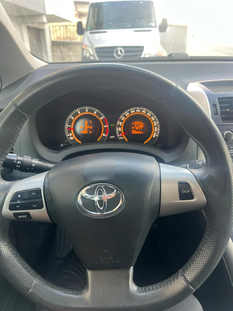 Toyota Auris 1.33VVT-i (facelift), снимка 5 - Автомобили и джипове - 48984464