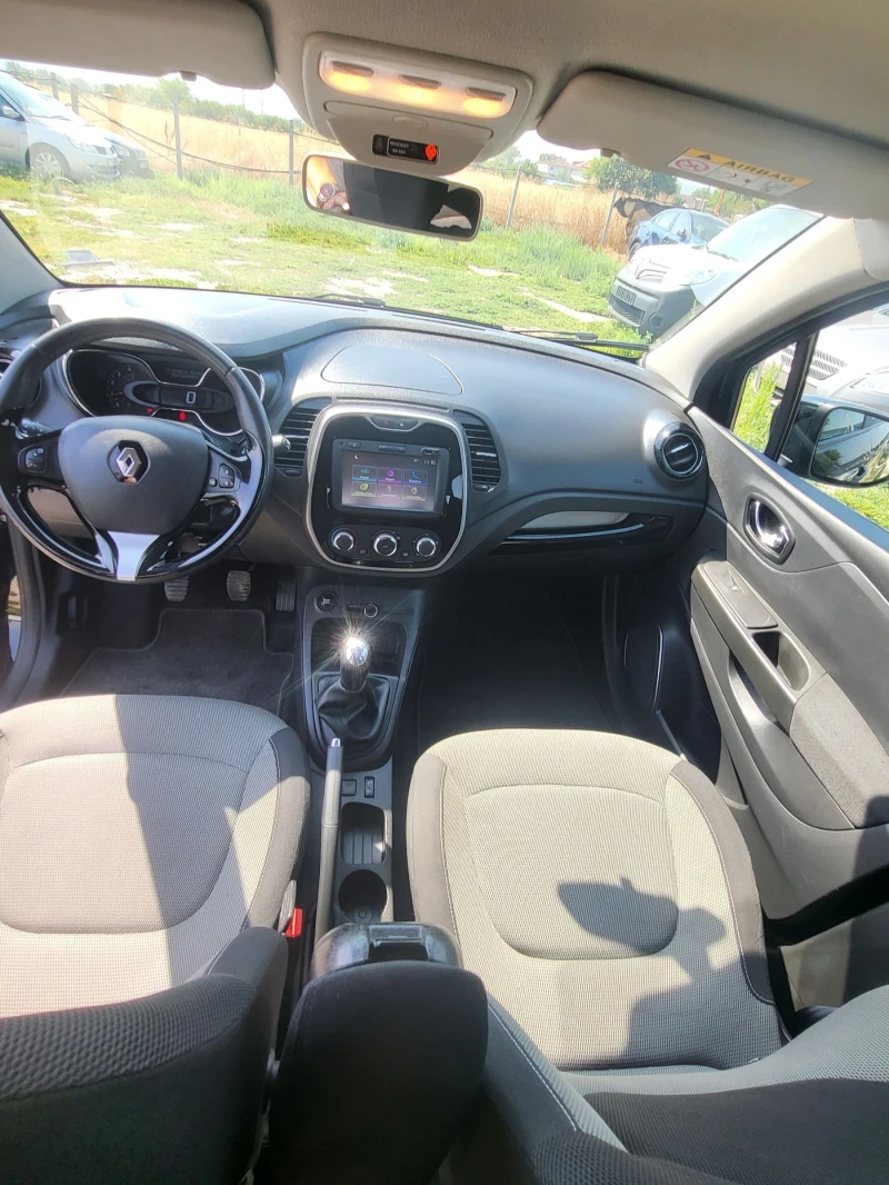 Renault Captur, снимка 9 - Автомобили и джипове - 51210815