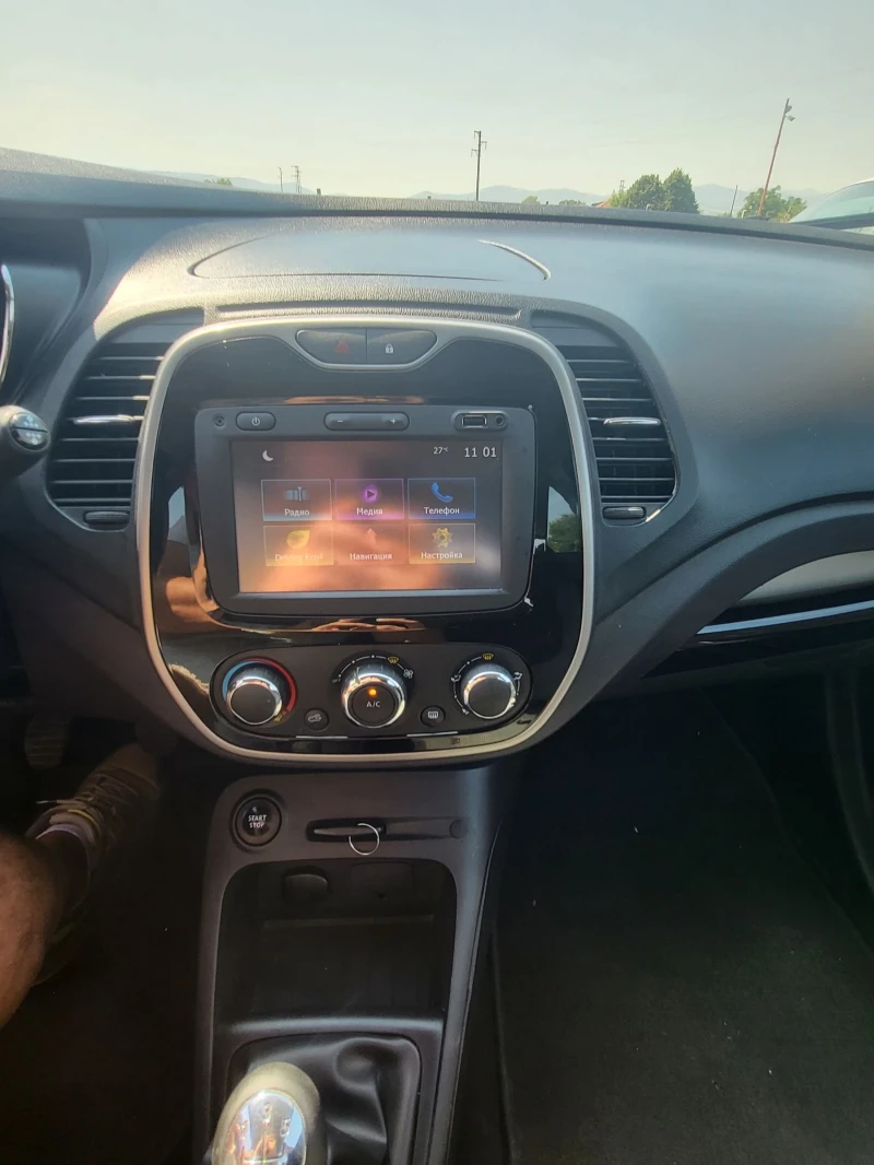Renault Captur, снимка 11 - Автомобили и джипове - 51210815