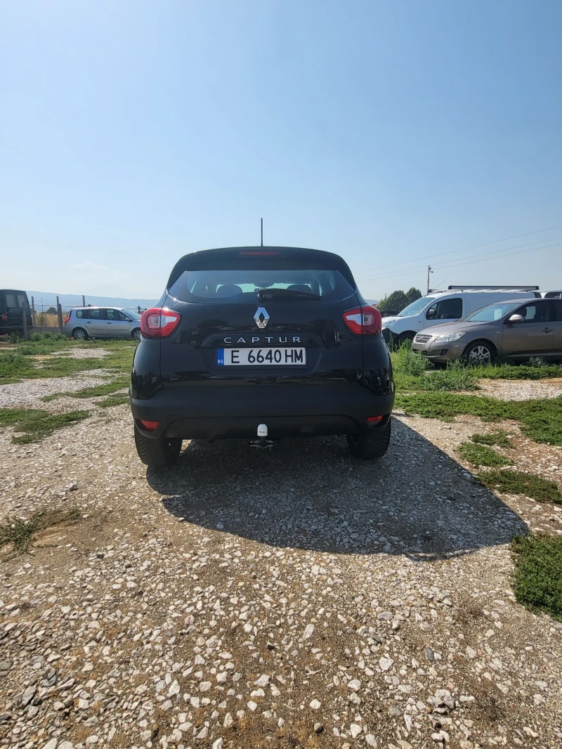 Renault Captur, снимка 6 - Автомобили и джипове - 51210815