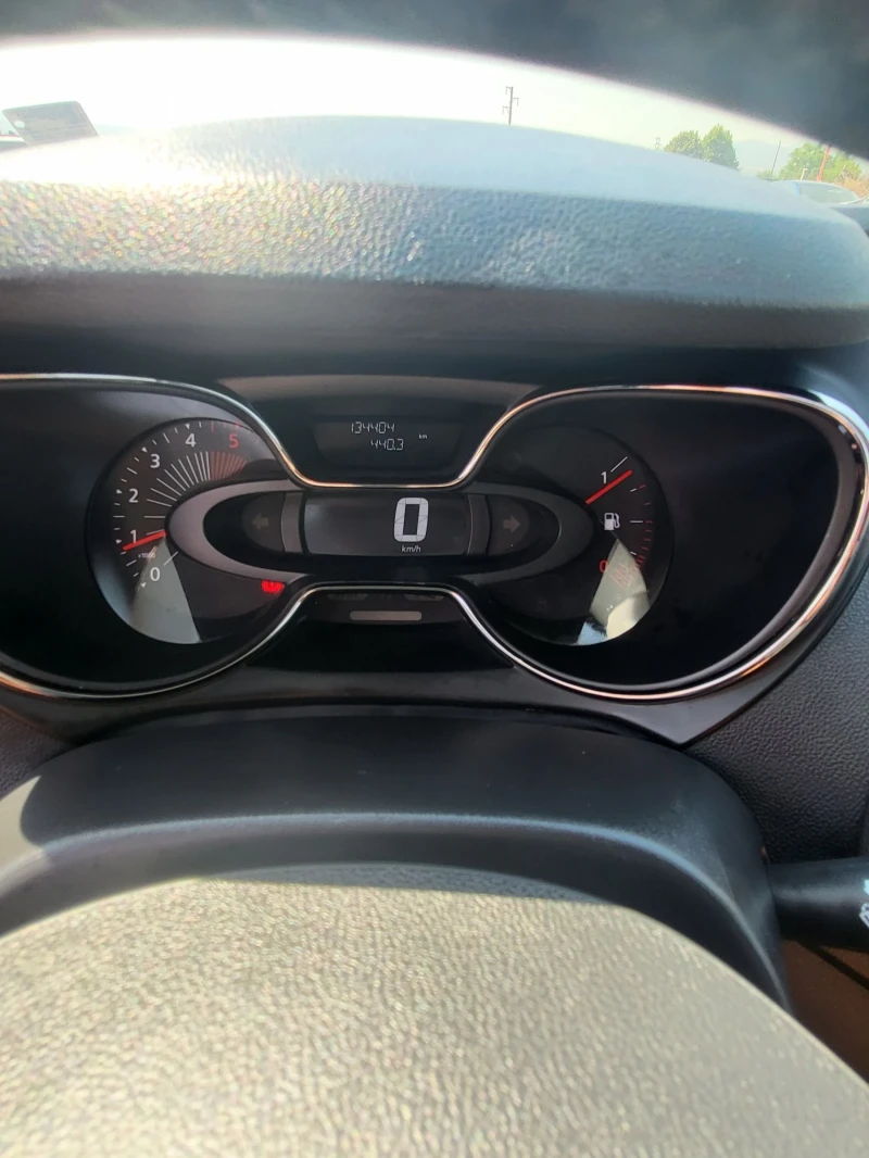 Renault Captur, снимка 10 - Автомобили и джипове - 51210815