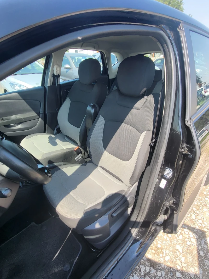 Renault Captur, снимка 8 - Автомобили и джипове - 51210815