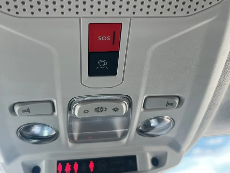 Citroen C4 FEEL/136HP/CAM/KLESS/NAVI/LED/AMBI/561g, снимка 15 - Автомобили и джипове - 52331341