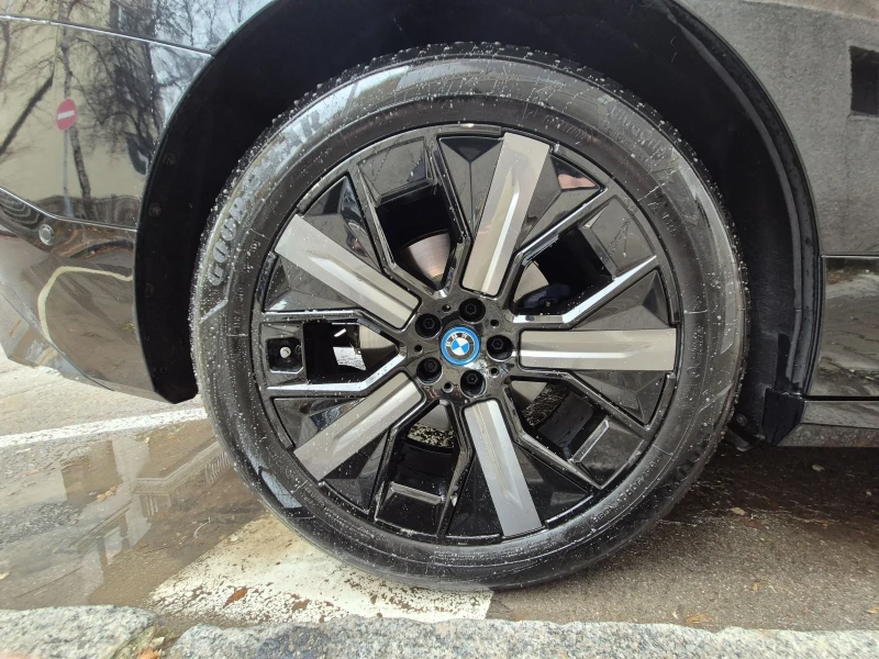 BMW iX 40, снимка 12 - Автомобили и джипове - 52657323
