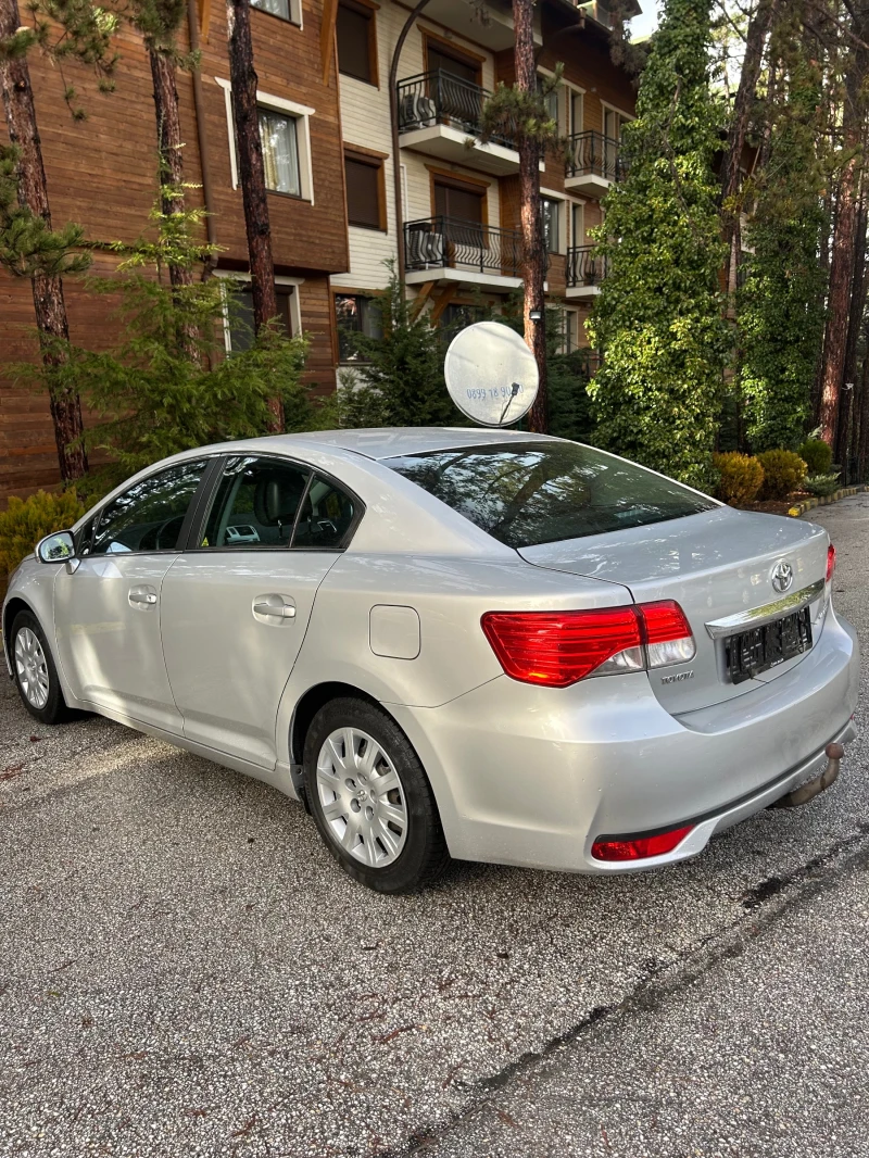 Toyota Avensis 2.0D4D Фейс, снимка 5 - Автомобили и джипове - 53486153