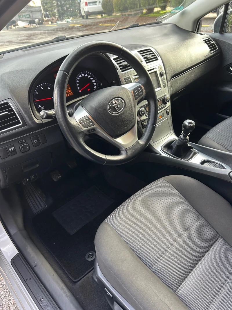 Toyota Avensis 2.0D4D Фейс, снимка 11 - Автомобили и джипове - 53486153