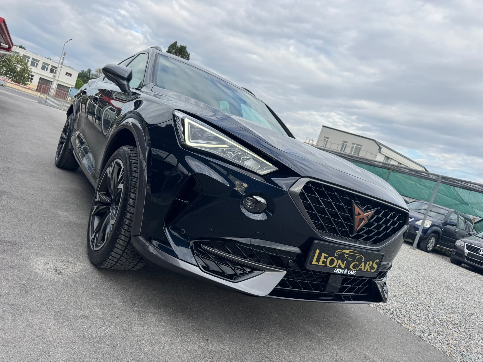 Cupra Formentor  1.5 TSI* DISTR* KEYLESS* CAMERA* CARPLAY - изображение 2