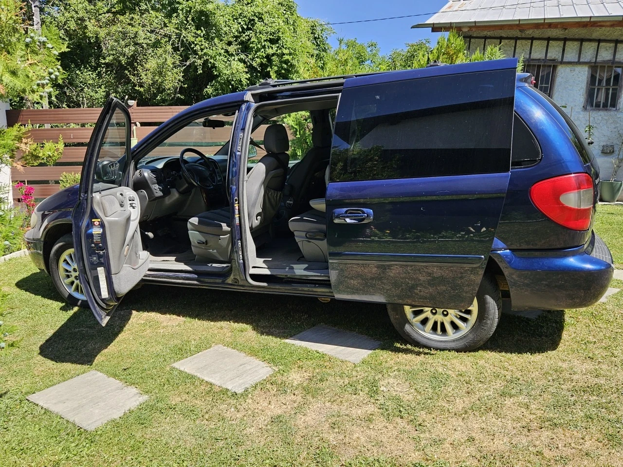 Chrysler Voyager  - изображение 2