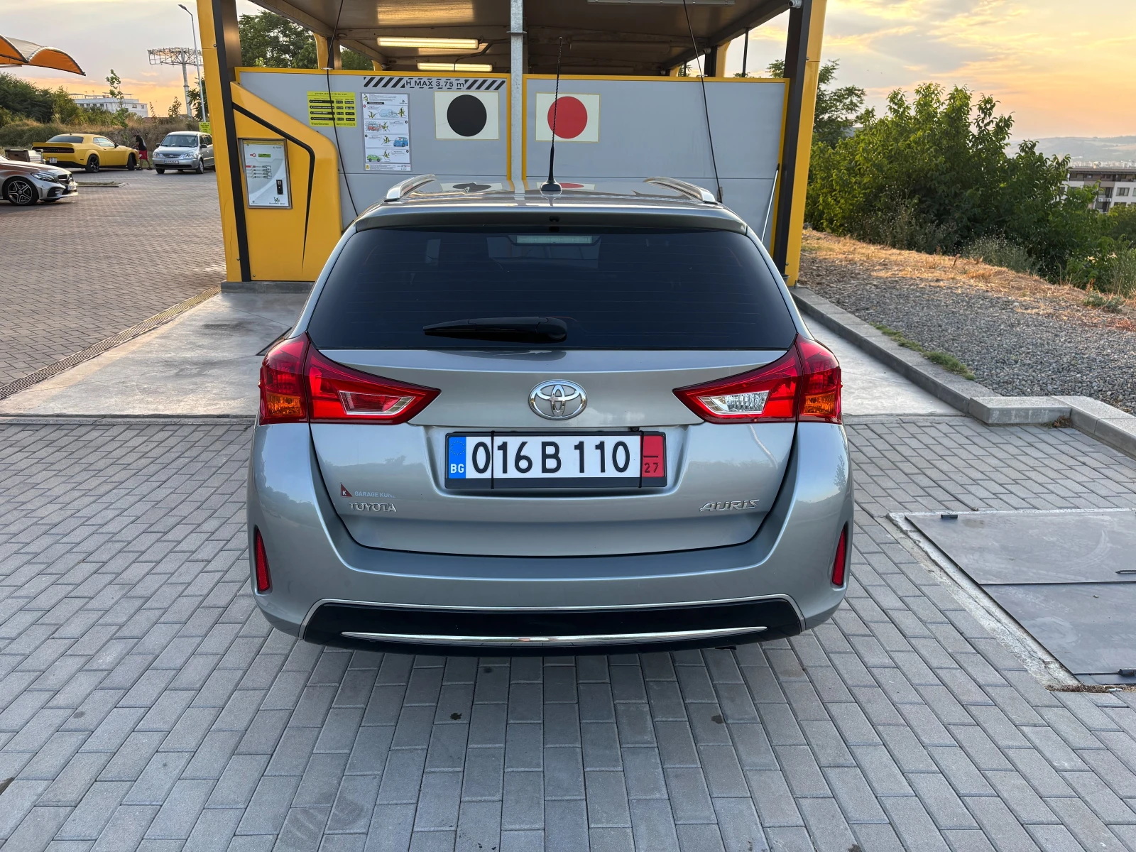 Toyota Auris 1.6 ШВЕЙЦАРИЯ ПЪЛНА СЕРВИЗНА ИСТОРИЯ - изображение 5
