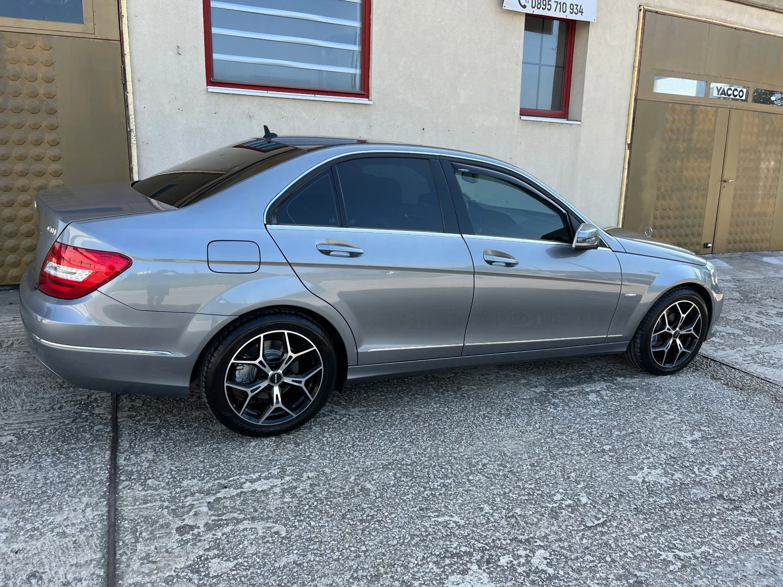 Mercedes-Benz C 220  - изображение 2