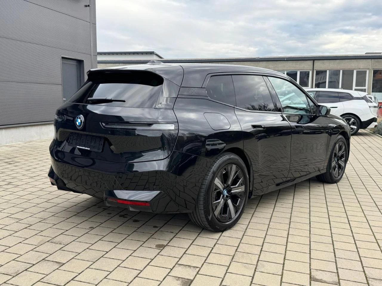 BMW iX 40 | Mobile.bg   2