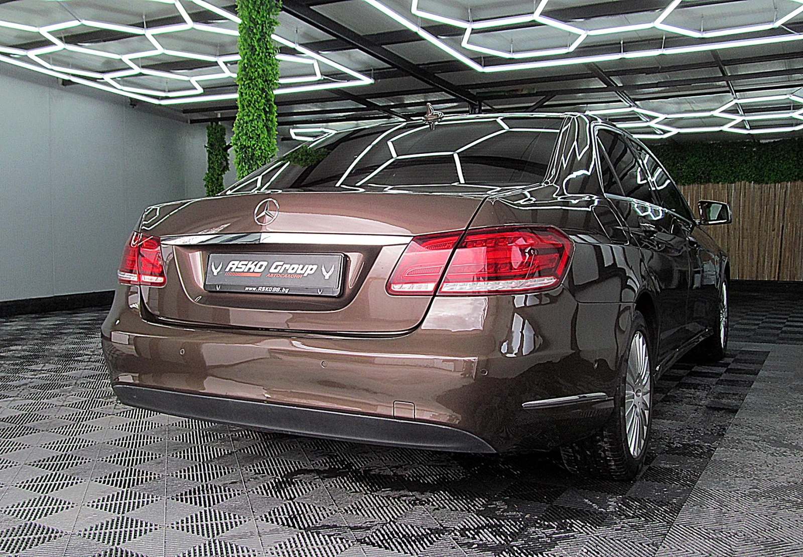 Mercedes-Benz E 350 4-Matic/ТОП СЪСТОЯНИЕ СОБСТВЕН ЛИЗИНГ - изображение 4