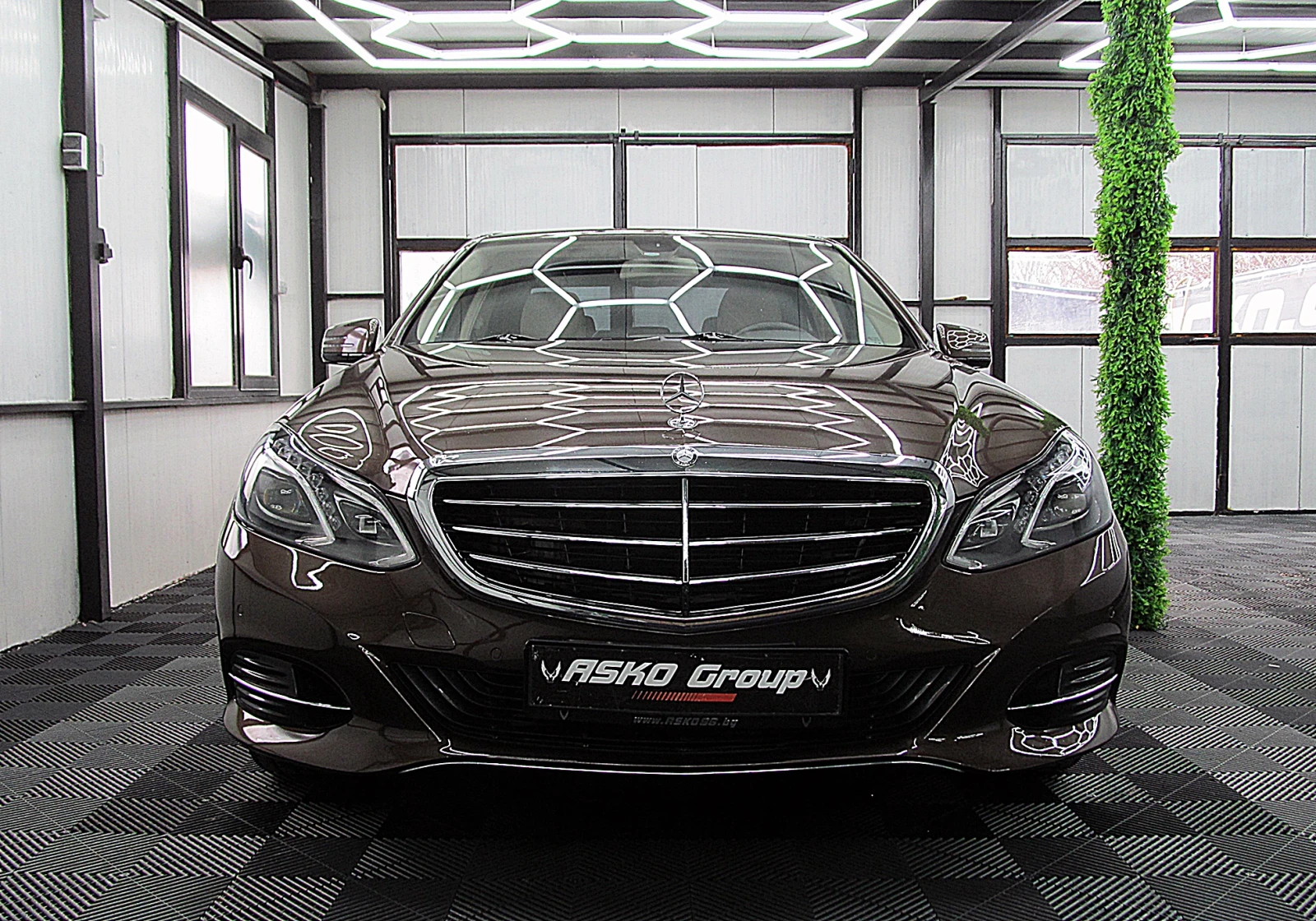 Mercedes-Benz E 350 4-Matic/ТОП СЪСТОЯНИЕ СОБСТВЕН ЛИЗИНГ - изображение 2