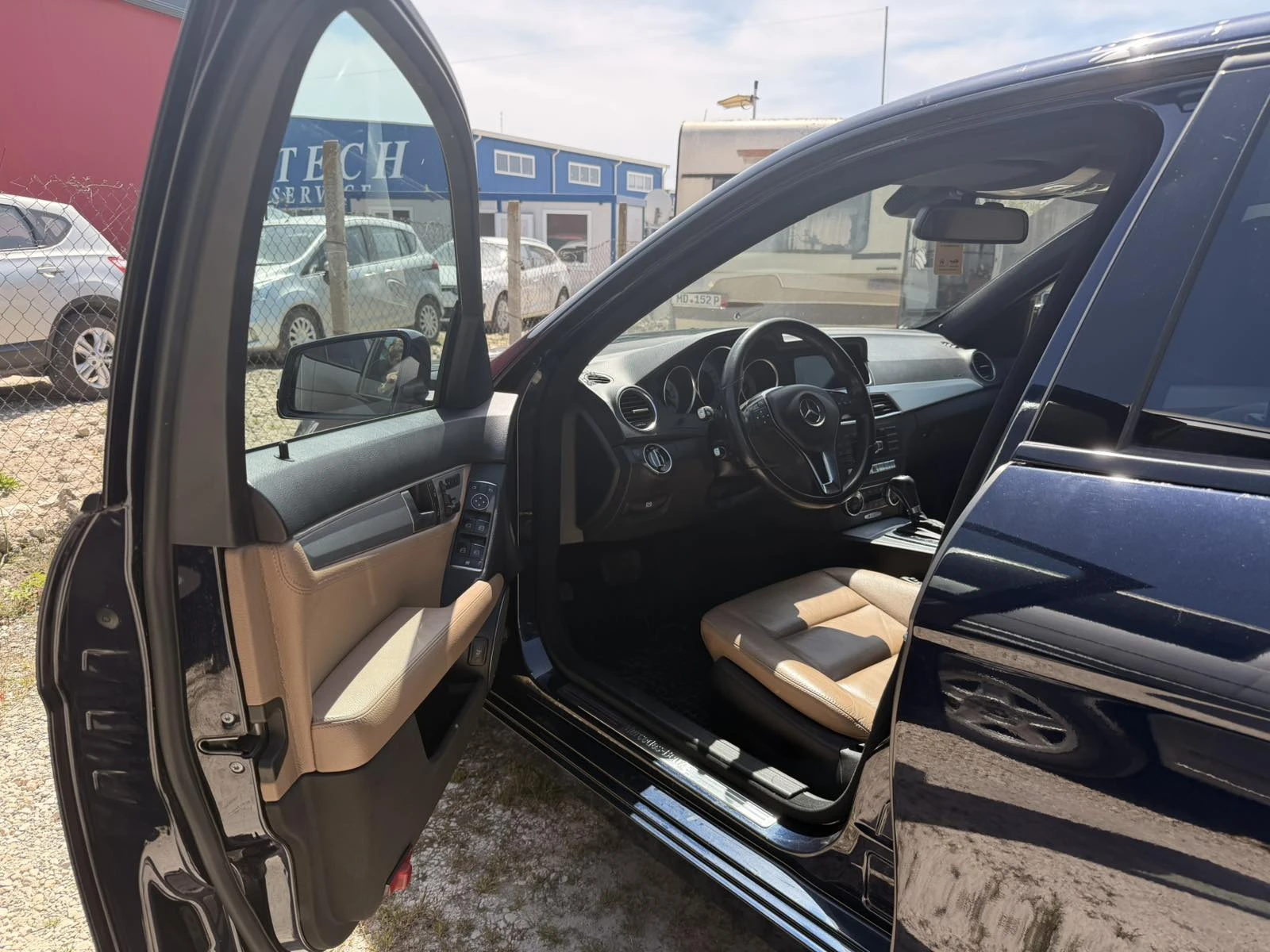 Mercedes-Benz C 300 AMG 4MATIC, снимка 7 - Автомобили и джипове - 54227990