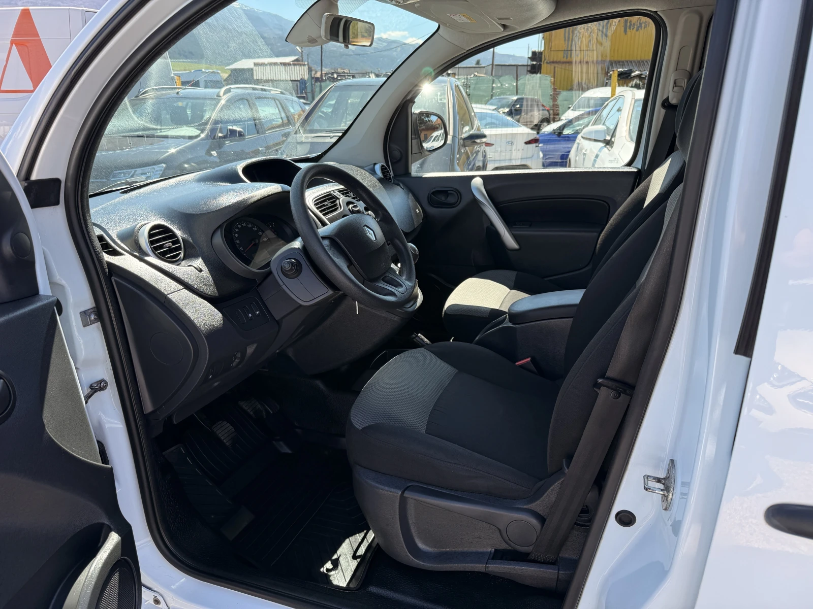Renault Kangoo 1.5dci 5 �����;MIXTO-MAXI; EURO6;TUV;COC | Mobile.bg � ����������� 9