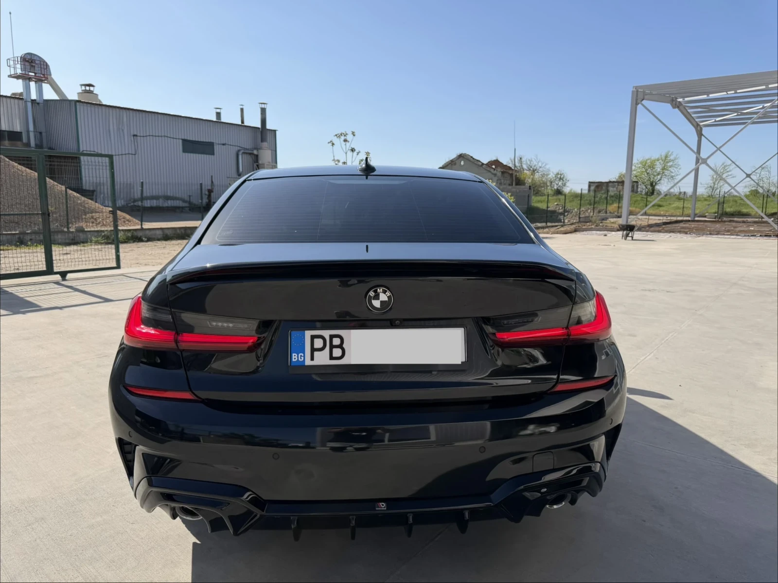 BMW 320 M Sport Individual, снимка 5 - Автомобили и джипове - 54369873