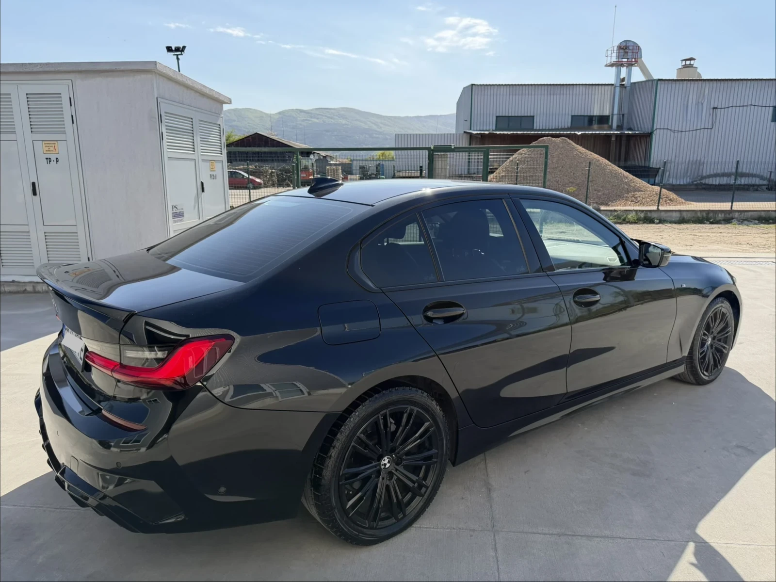 BMW 320 M Sport Individual, снимка 6 - Автомобили и джипове - 54369873