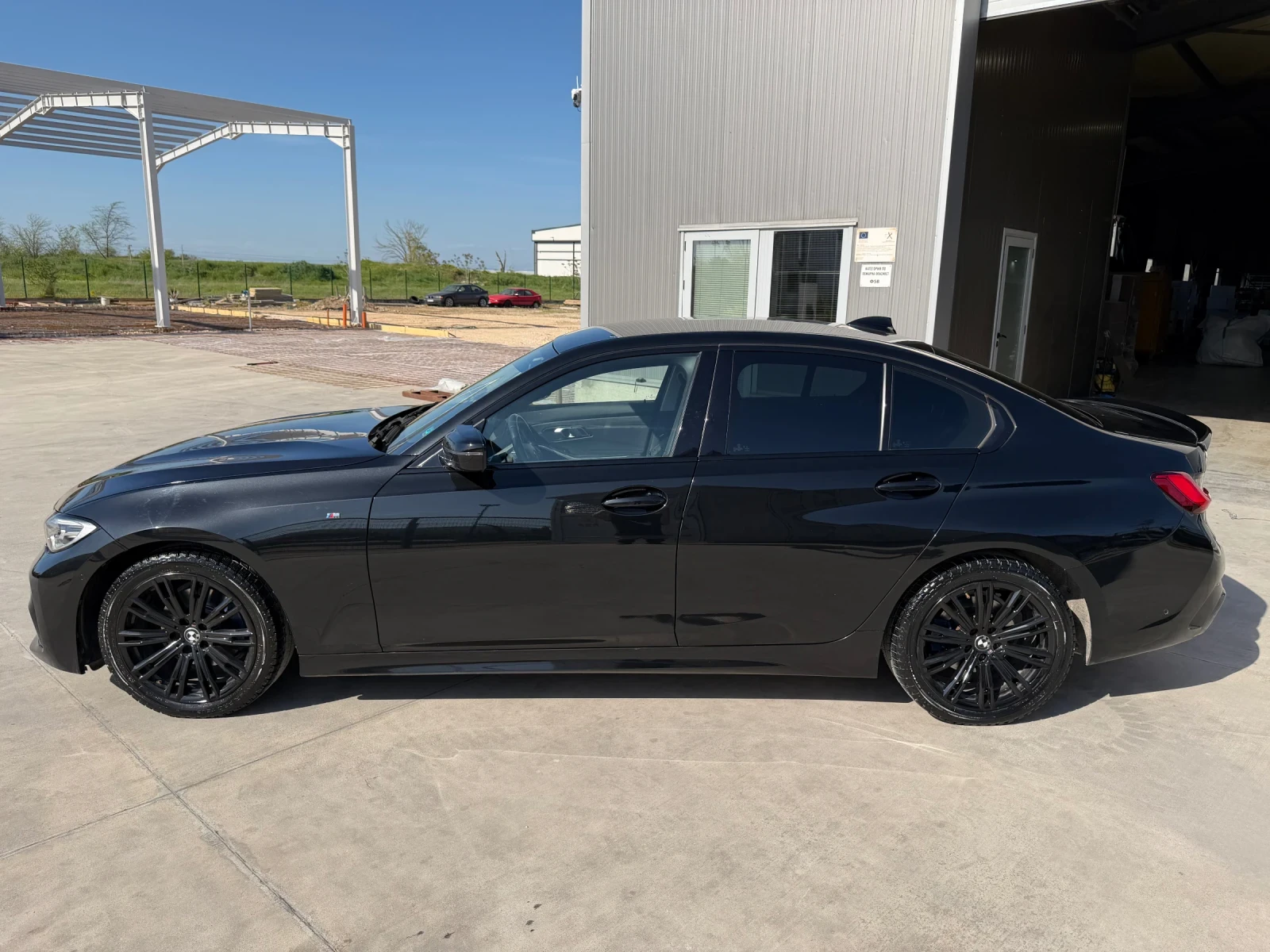 BMW 320 M Sport Individual, снимка 3 - Автомобили и джипове - 54369873