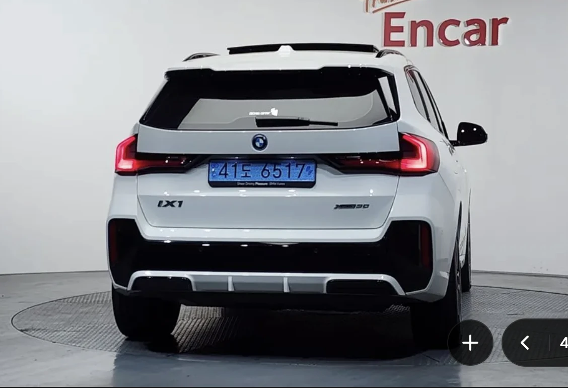 BMW iX1 XDRIVE* 30M* SPORT* ХЕДЪП* 360КАМЕРА* LANE* ASSIST, снимка 4 - Автомобили и джипове - 54511511