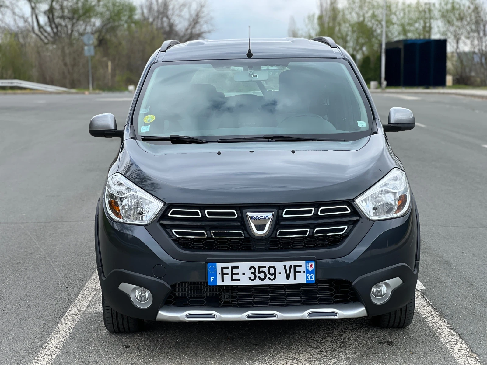 Dacia Lodgy 1.5д 116кс евро6 , снимка 3 - Автомобили и джипове - 54752574