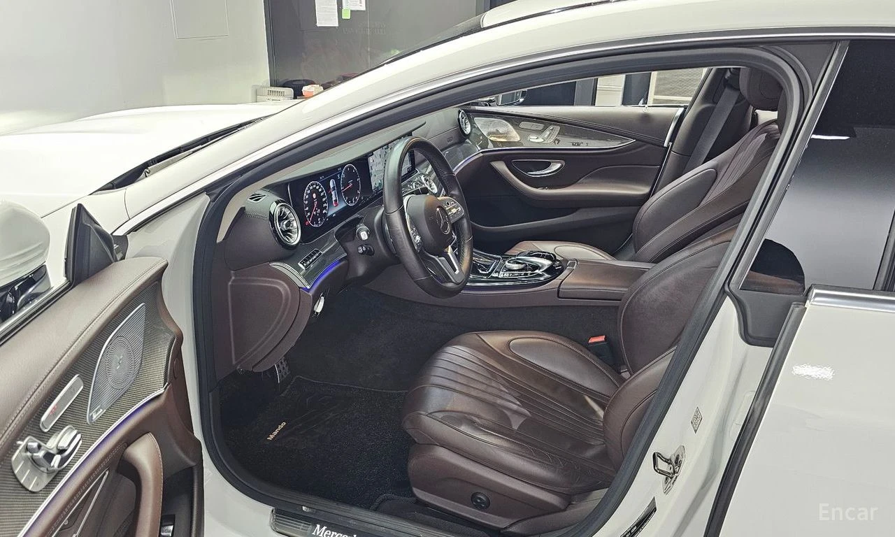 Mercedes-Benz CLS 300 d* AMG LINE* ПОДГРЕВ* НАВИГАЦИЯ* 2 КЛЮЧА  , снимка 8 - Автомобили и джипове - 54966980