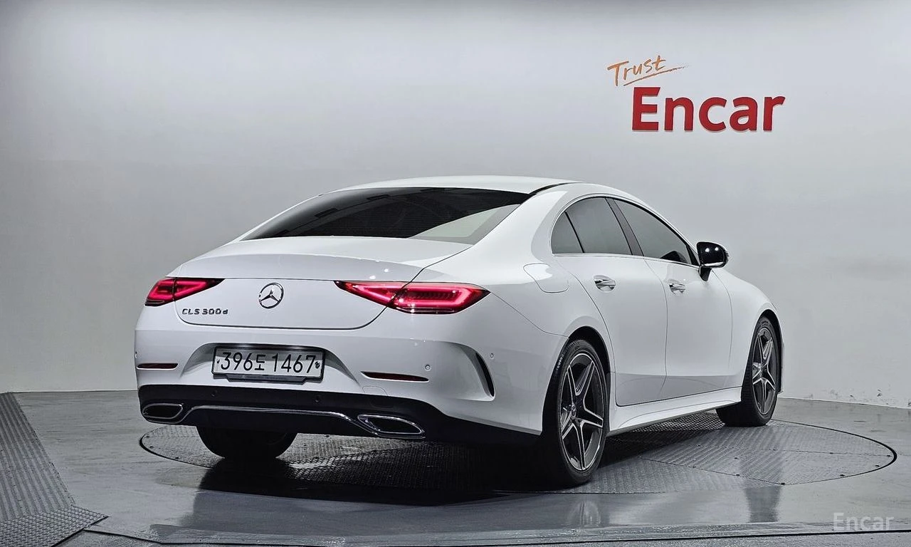 Mercedes-Benz CLS 300 d* AMG LINE* ПОДГРЕВ* НАВИГАЦИЯ* 2 КЛЮЧА  , снимка 2 - Автомобили и джипове - 54966980