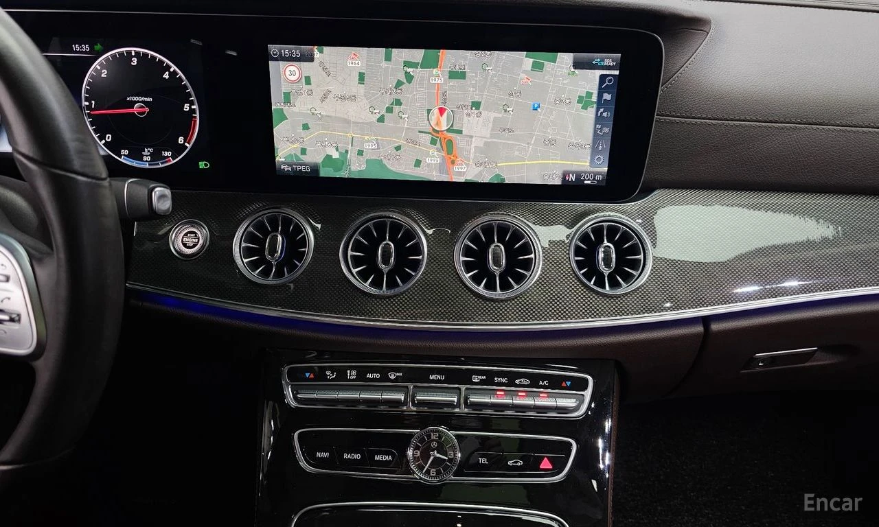 Mercedes-Benz CLS 300 d* AMG LINE* ПОДГРЕВ* НАВИГАЦИЯ* 2 КЛЮЧА  , снимка 6 - Автомобили и джипове - 54966980