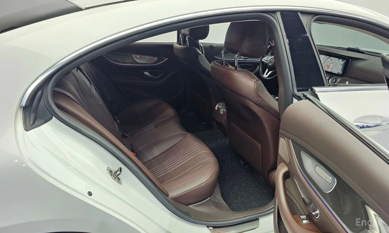 Mercedes-Benz CLS 300 d* AMG LINE* ПОДГРЕВ* НАВИГАЦИЯ* 2 КЛЮЧА  , снимка 9 - Автомобили и джипове - 54966980