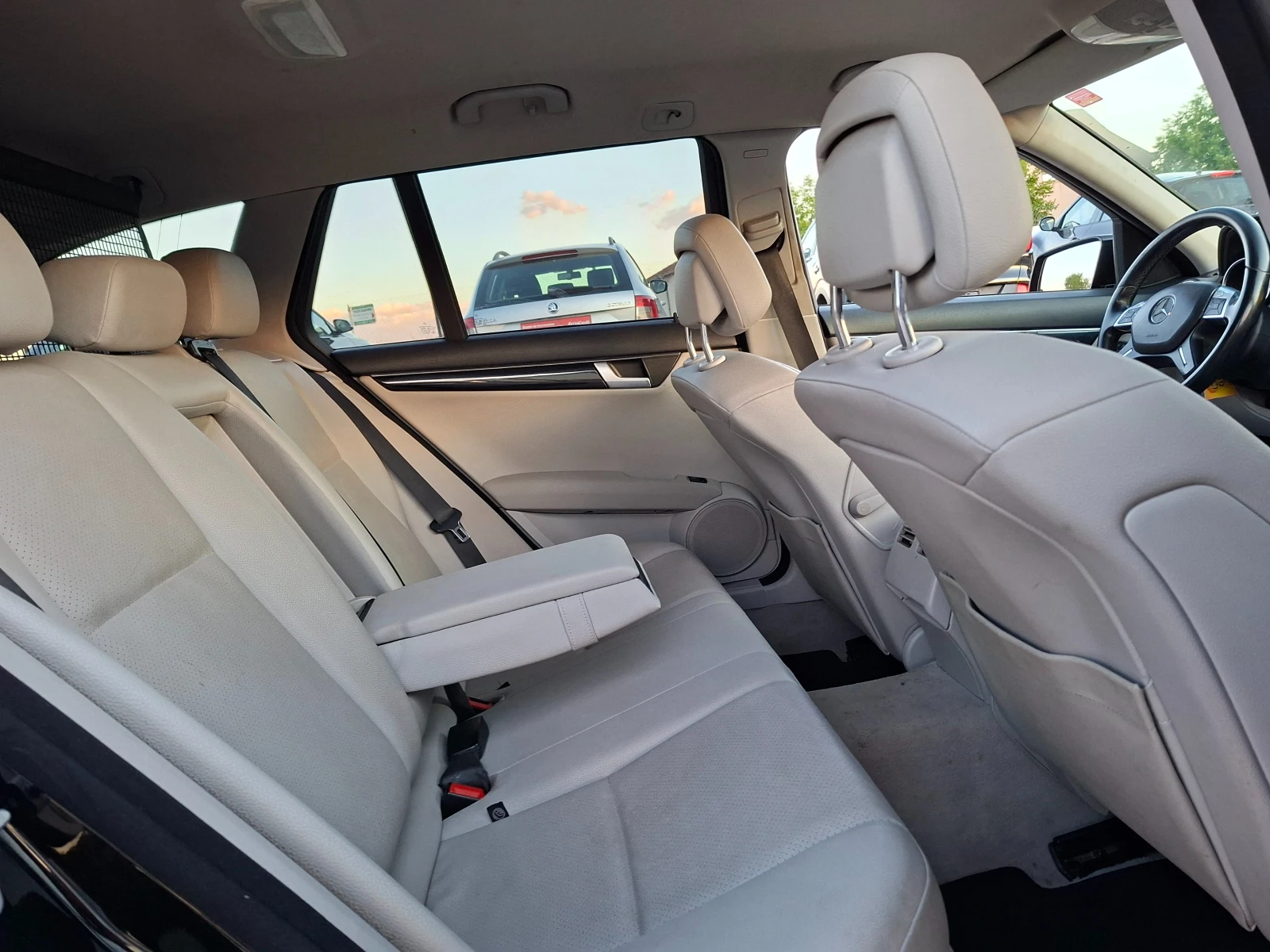 Mercedes-Benz C 220 2.2CDI* AVANTGARDE* 36м. х 191EUR.* , снимка 12 - Автомобили и джипове - 55037732